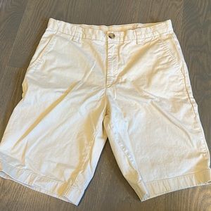 Vineyard Vines shorts